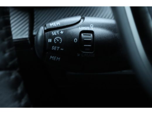 Peugeot 2008 1.2 PureTech Allure ActivLease financial lease