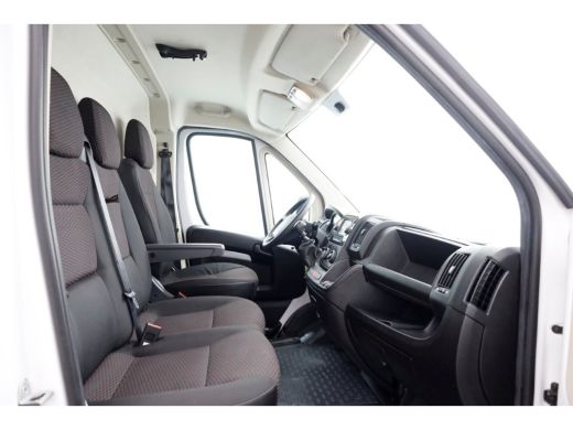 Peugeot Boxer 2.2 BlueHDi 120pk L2H2 Premium 2x Schuifdeur/Navi/Camera 12-2021 ActivLease financial lease