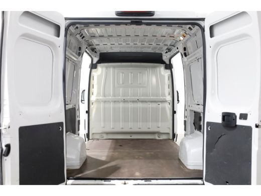Peugeot Boxer 2.2 BlueHDi 120pk L2H2 Premium 2x Schuifdeur/Navi/Camera 12-2021 ActivLease financial lease