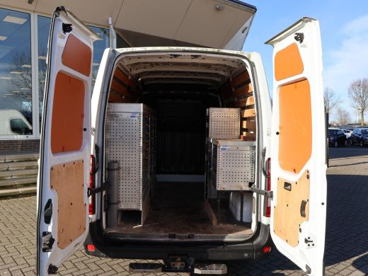 Renault Master T33 2.3 DCI 130 PK L2H2 + WERKPLAATS INRICHTING | TREKHAAK | NAVIGATIE ActivLease financial lease