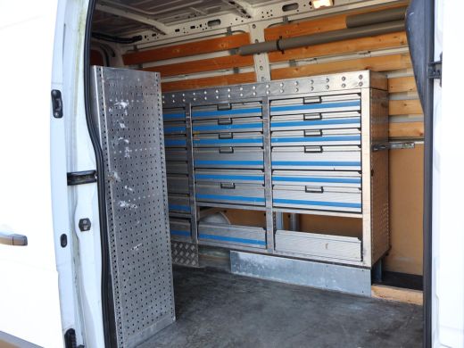 Renault Master T33 2.3 DCI 130 PK L2H2 + WERKPLAATS INRICHTING | TREKHAAK | NAVIGATIE ActivLease financial lease