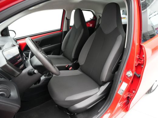 Toyota Aygo 1.0 VVT-i x-fun Airco Bluetooth Elek. Ramen 5-Deurs 268 ActivLease financial lease