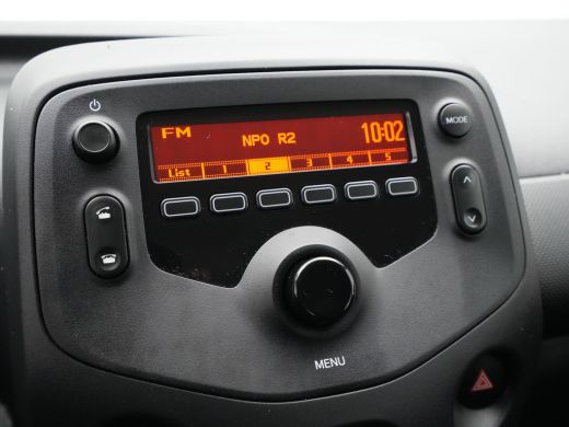 Toyota Aygo 1.0 VVT-i x-fun Airco Bluetooth Elek. Ramen 5-Deurs 268 ActivLease financial lease