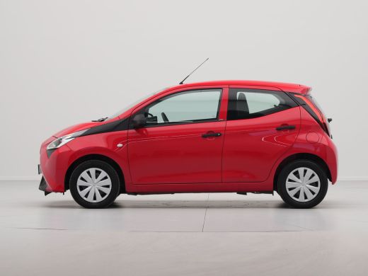 Toyota Aygo 1.0 VVT-i x-fun Airco Bluetooth Elek. Ramen 5-Deurs 268 ActivLease financial lease