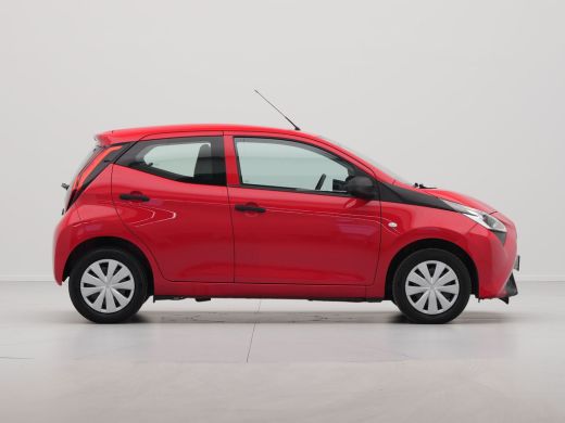 Toyota Aygo 1.0 VVT-i x-fun Airco Bluetooth Elek. Ramen 5-Deurs 268 ActivLease financial lease