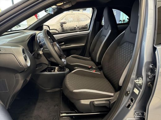 Toyota Aygo X 1.0 VVT-i MT Pulse **DESIGN PACK/ NIEUWE AUTO/ DIRECT LEVERBAAR** ActivLease financial lease