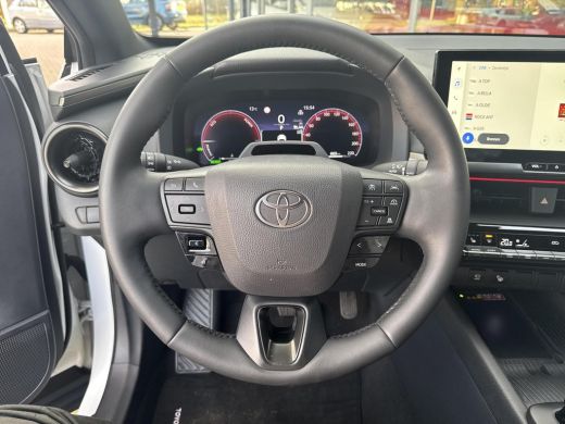 Toyota C-HR 1.8 Hybrid 140 Executive | 06-10141018 Voor meer informatie ActivLease financial lease