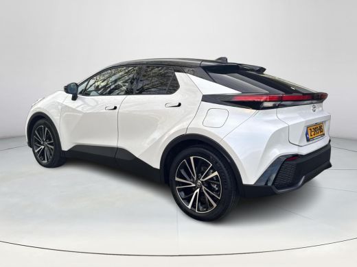 Toyota C-HR 1.8 Hybrid 140 Executive | 06-10141018 Voor meer informatie ActivLease financial lease