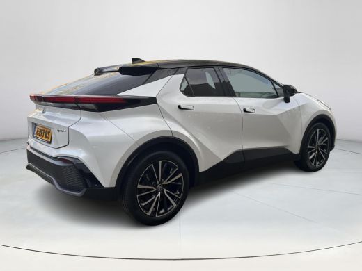 Toyota C-HR 1.8 Hybrid 140 Executive | 06-10141018 Voor meer informatie ActivLease financial lease