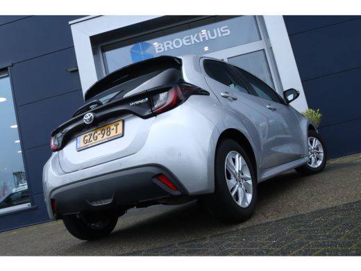 Toyota Yaris 1.5 Hybrid Active ActivLease financial lease