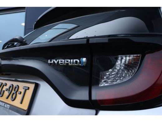 Toyota Yaris 1.5 Hybrid Active ActivLease financial lease