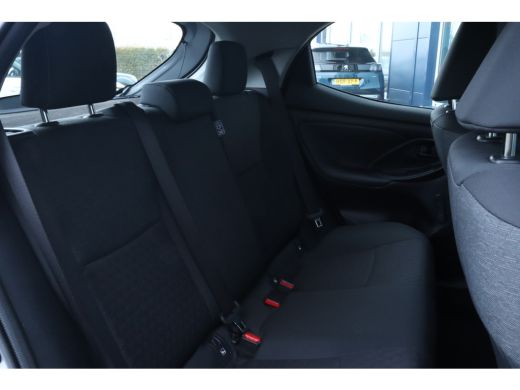 Toyota Yaris 1.5 Hybrid Active ActivLease financial lease