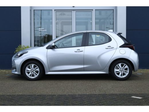 Toyota Yaris 1.5 Hybrid Active ActivLease financial lease