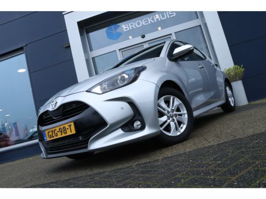 Toyota Yaris 1.5 Hybrid Active ActivLease financial lease