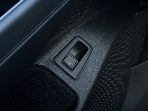 Volkswagen ID.7 286 pk Pro Business 77 kWh | HUD | Matrix LED | Trekhaak | Elektr. Stoelen | ActivLease financial lease