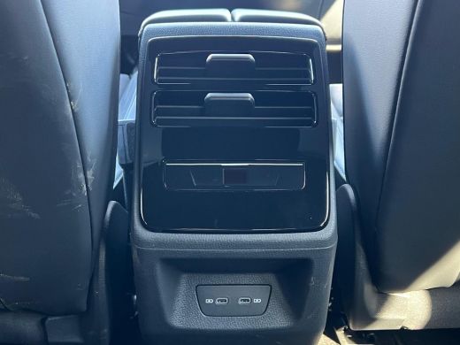 Volkswagen ID.7 286 pk Pro Business 77 kWh | HUD | Matrix LED | Trekhaak | Elektr. Stoelen | ActivLease financial lease