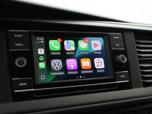 Volkswagen Transporter T6.1 2.0 TDI L1H1 DEEP BLACK PEARL + APPLE CARPLAY | TREKHAAK ActivLease financial lease