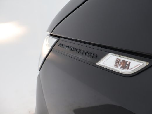 Volkswagen Transporter T6.1 2.0 TDI L1H1 DEEP BLACK PEARL + APPLE CARPLAY | TREKHAAK ActivLease financial lease