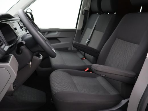 Volkswagen Transporter T6.1 2.0 TDI L1H1 DEEP BLACK PEARL + APPLE CARPLAY | TREKHAAK ActivLease financial lease