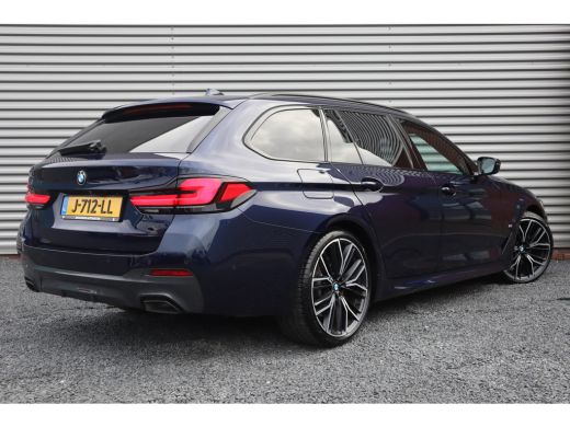 BMW 5 Serie Touring 530i xDrive M-Sport High Executive Achteras Sturing / Trekhaak / 360 Camera / Adaptieve C... ActivLease financial lease