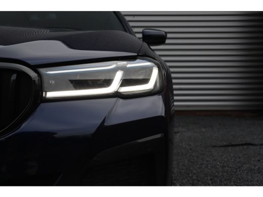 BMW 5 Serie Touring 530i xDrive M-Sport High Executive Achteras Sturing / Trekhaak / 360 Camera / Adaptieve C... ActivLease financial lease