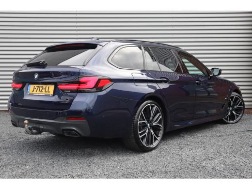 BMW 5 Serie Touring 530i xDrive M-Sport High Executive Achteras Sturing / Trekhaak / 360 Camera / Adaptieve C... ActivLease financial lease