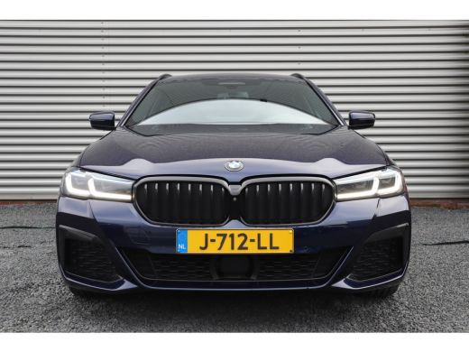 BMW 5 Serie Touring 530i xDrive M-Sport High Executive Achteras Sturing / Trekhaak / 360 Camera / Adaptieve C... ActivLease financial lease