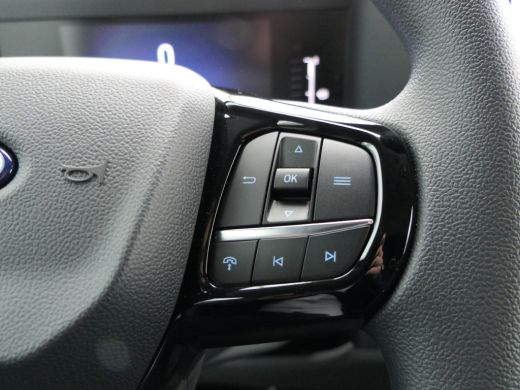 Ford Transit Custom Ford 320 2.0 TDCI 150pk L2H1 Trend | Rijklaar! | Lengte 2 | Trekhaak | Prijs = Rijklaar! | Camera... ActivLease financial lease