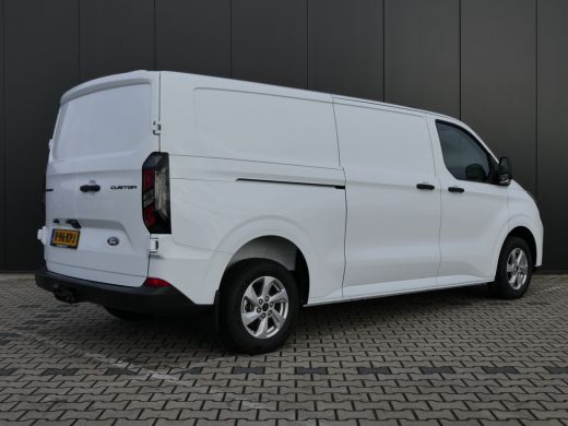 Ford Transit Custom Ford 320 2.0 TDCI 150pk L2H1 Trend | Rijklaar! | Lengte 2 | Trekhaak | Prijs = Rijklaar! | Camera... ActivLease financial lease
