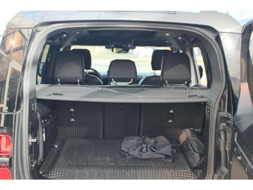 Land Rover Defender 2.0 P400e 110 X-Dynamic S 3 Zone Climate, DAB, Surround camera, verwarmde Stoelen, Privacy, Roof ... ActivLease financial lease