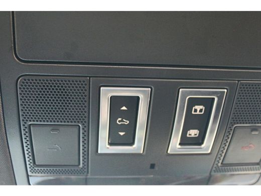 Land Rover Defender 2.0 P400e 110 X-Dynamic S 3 Zone Climate, DAB, Surround camera, verwarmde Stoelen, Privacy, Roof ... ActivLease financial lease