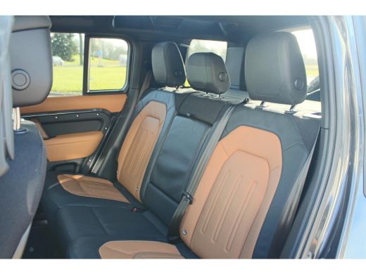 Land Rover Defender 2.0 P400e 110 X Pano | Head-Up | 22 Inch | Stoelkoeling/verwarming | ACC | Koelbox | 4-zone Clim ActivLease financial lease