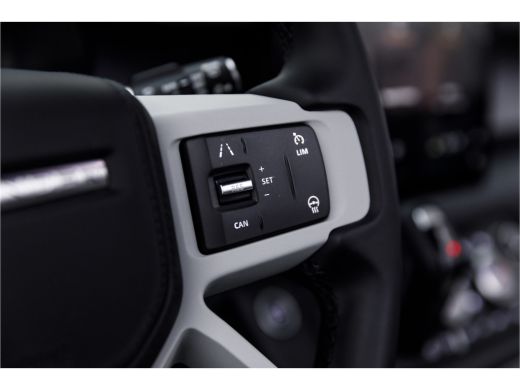Land Rover Defender P400e 110 X-Dynamic SE | Stoffen vouwdak | Koel/verwarmbare voorstoelen | Elektrische trekhaak ActivLease financial lease