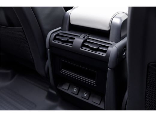 Land Rover Defender P400e 110 X-Dynamic SE | Stoffen vouwdak | Koel/verwarmbare voorstoelen | Elektrische trekhaak ActivLease financial lease