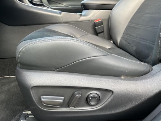 Toyota RAV4 2.5 Hybrid AWD GR SPORT | All-in prijs | Apple/Android | Camera | Leder | ActivLease financial lease
