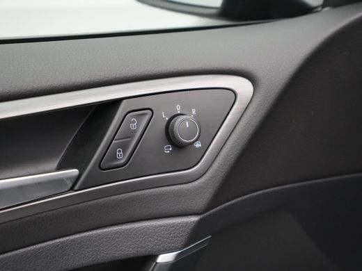 Volkswagen e-Golf e-Golf Navigatie Dynaudio Camera Acc 278 ActivLease financial lease