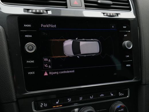 Volkswagen e-Golf e-Golf Navigatie Dynaudio Camera Acc 278 ActivLease financial lease