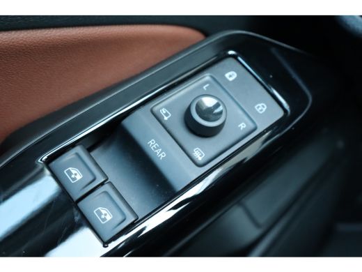 Volkswagen ID.4 First 77 kWh | Navigatie | Stoelverwarming | Trekhaak | ActivLease financial lease