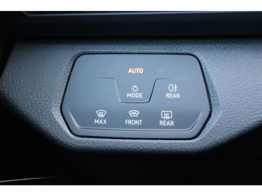 Volkswagen ID.4 First 77 kWh | Navigatie | Stoelverwarming | Trekhaak | ActivLease financial lease