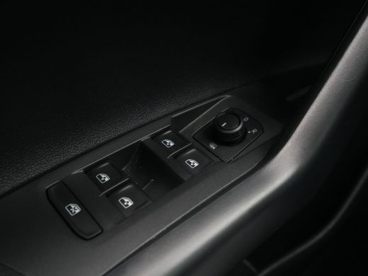 Volkswagen Polo 1.0 TSI 95pk Comfortline Navigatie Airco Acc Lm Velgen 13 ActivLease financial lease