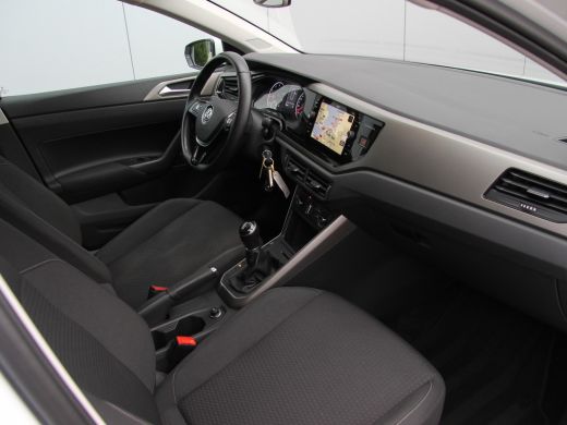 Volkswagen Polo 1.0 TSI 95pk R-Line | Cruise | Navi | Carplay ActivLease financial lease