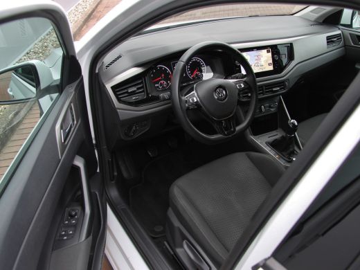 Volkswagen Polo 1.0 TSI 95pk R-Line | Cruise | Navi | Carplay ActivLease financial lease