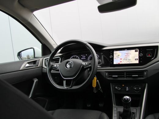 Volkswagen Polo 1.0 TSI 95pk R-Line | Cruise | Navi | Carplay ActivLease financial lease