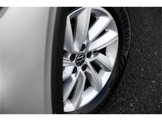 Volkswagen T-Cross 1.0 TSI Life 95pk hand. | Carplay | Adapt. Cruise | Parkeersensoren ActivLease financial lease