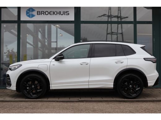 Volkswagen Tiguan 1.5 eHybrid R-Line Business | Cruise Control | Achteruitrijcamera | Navigatie | ActivLease financial lease