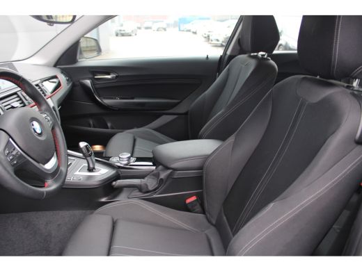 BMW 1-serie 118i Executive AUTOMAAT | NAVI | PDC | ActivLease financial lease