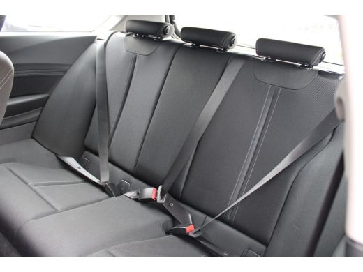 BMW 1-serie 118i Executive AUTOMAAT | NAVI | PDC | ActivLease financial lease