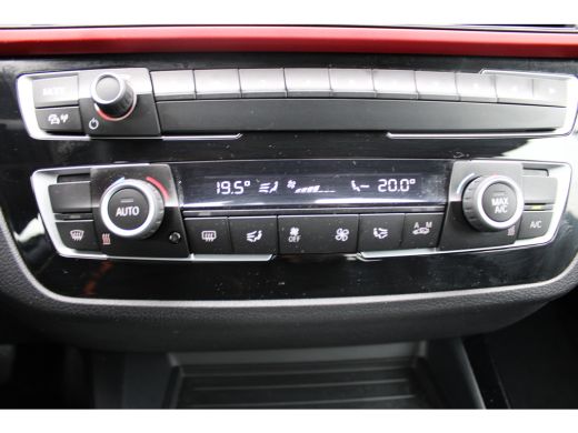 BMW 1-serie 118i Executive AUTOMAAT | NAVI | PDC | ActivLease financial lease