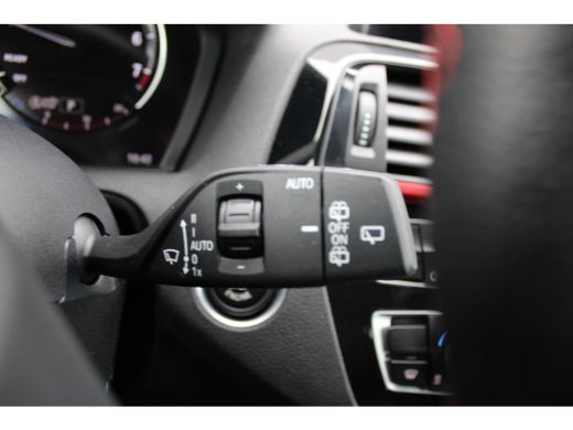 BMW 1-serie 118i Executive AUTOMAAT | NAVI | PDC | ActivLease financial lease