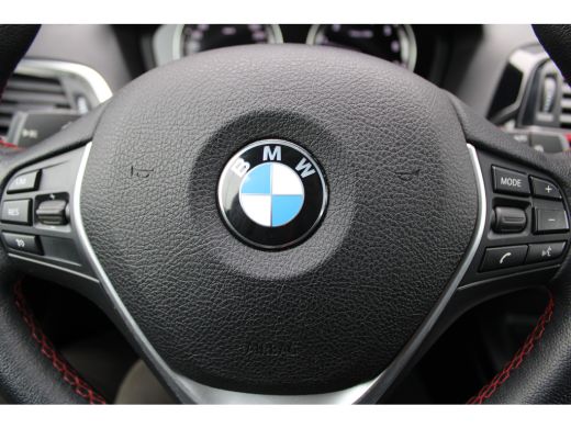 BMW 1-serie 118i Executive AUTOMAAT | NAVI | PDC | ActivLease financial lease